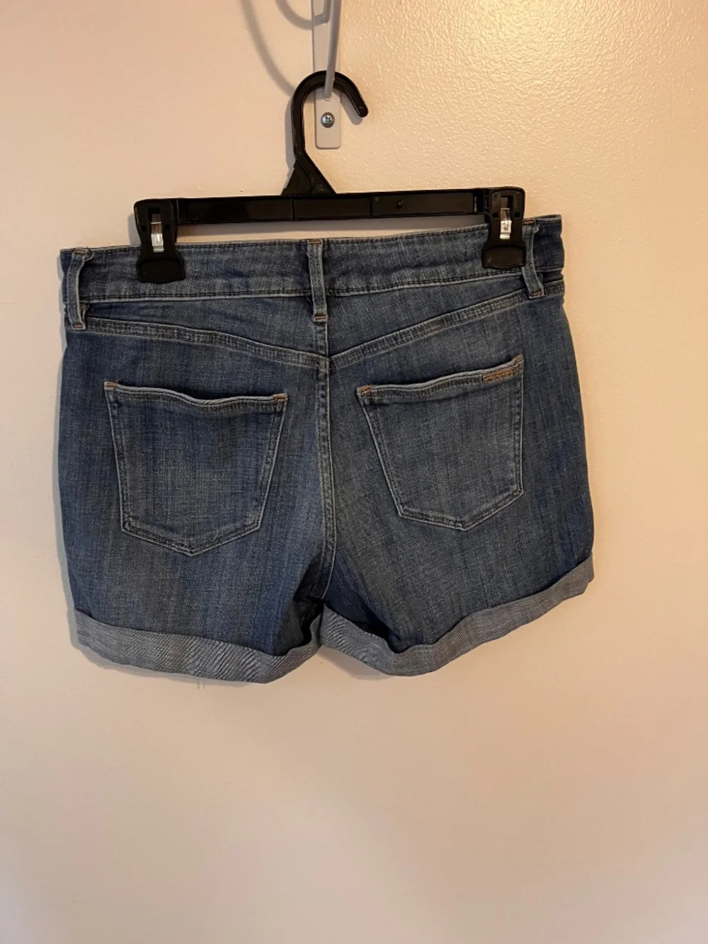 White House Black Market Mid Rise Distressed Soft Jean Shorts | Size 6